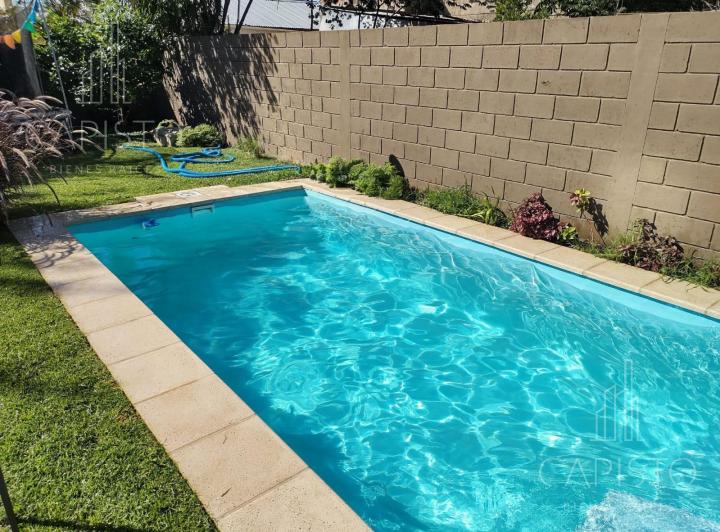 Casa · 146m² · 5 Ambientes · 3 Cocheras