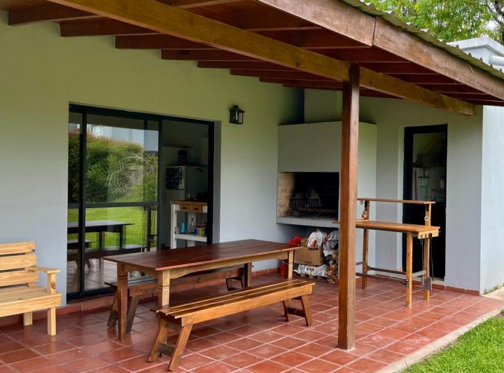 Casa · 180m² · 4 Dormitorios