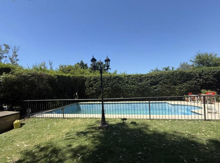Casa · 420m² · 5 Ambientes · 3 Cocheras
