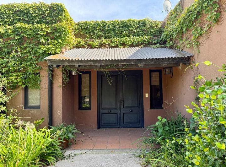 Casa · 220m² · 5 Ambientes