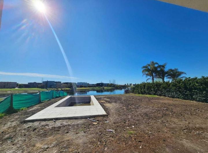 Casa · 194m² · 5 Ambientes · 1 Cochera