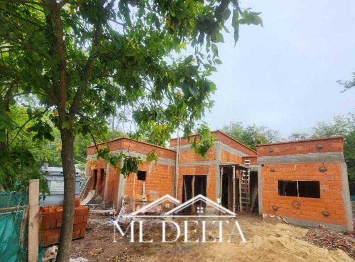 Casa · 194m² · 5 Ambientes · 1 Cochera