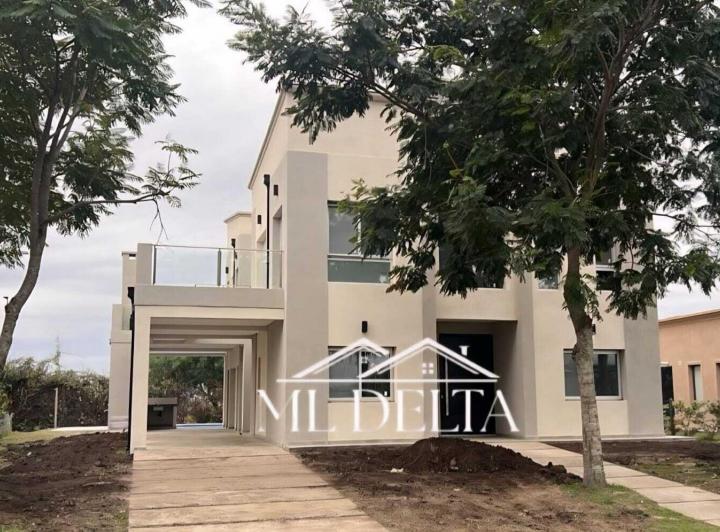 Casa · 311m² · 6 Ambientes · 1 Cochera