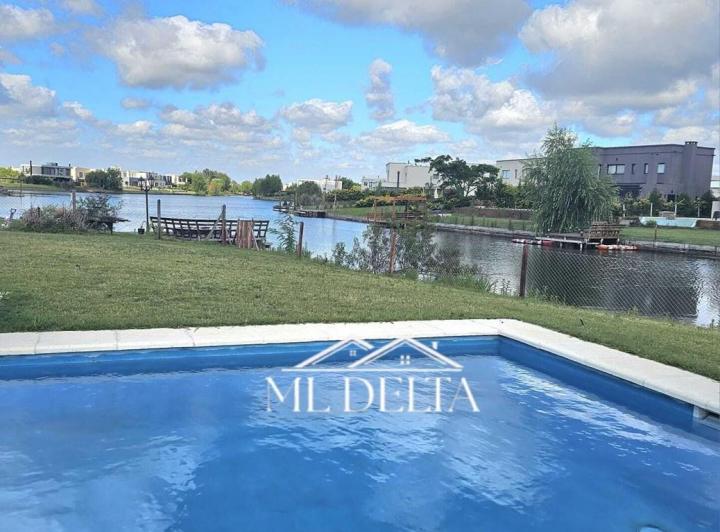 Casa · 244m² · 6 Ambientes