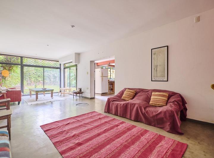 Casa · 210m² · 6 Ambientes · 1 Cochera