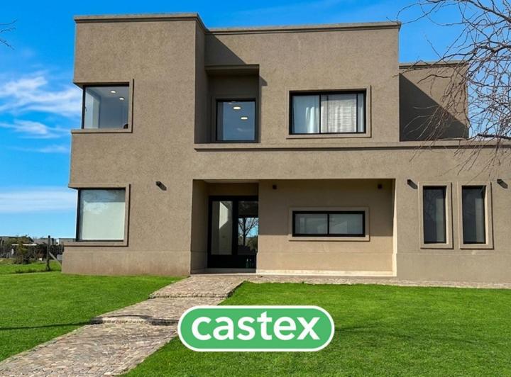 Casa · 226m² · 7 Ambientes · 2 Cocheras