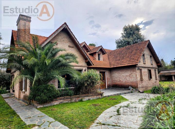 Casa · 282m² · 5 Ambientes · 10 Cocheras