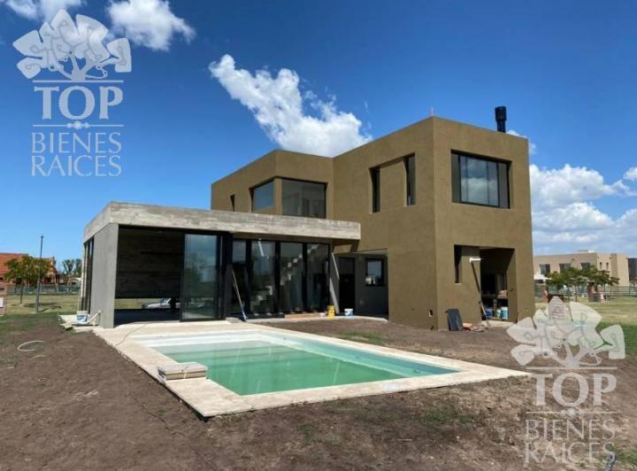 Casa · 187ha · 5 Dormitorios · 1 Cochera