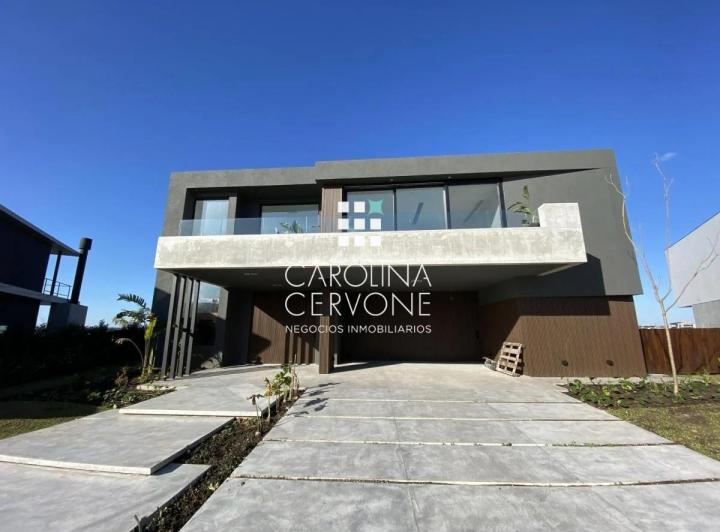Casa · 708m² · 7 Ambientes · 1 Cochera