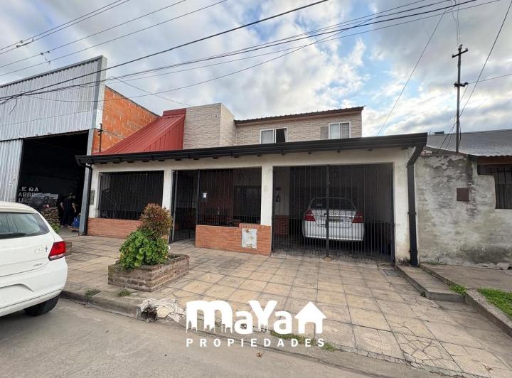 Casa · 139m² · 5 Ambientes · 2 Cocheras