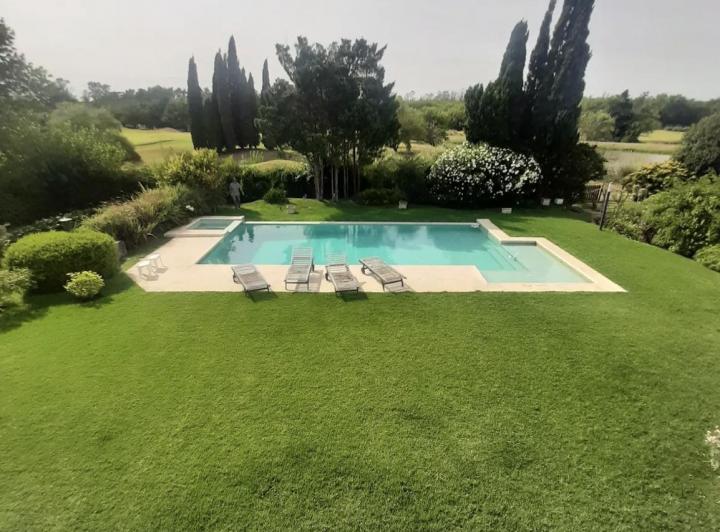 Casa · 664m² · 6 Ambientes · 2 Cocheras
