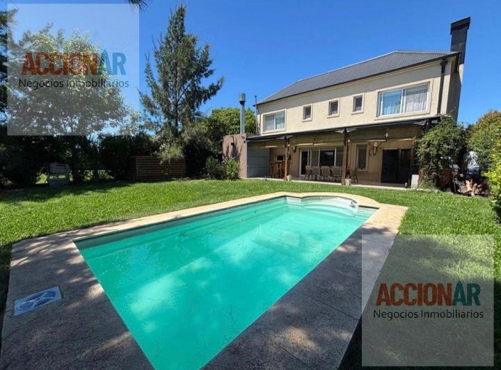 Casa · 180m² · 7 Ambientes · 4 Cocheras