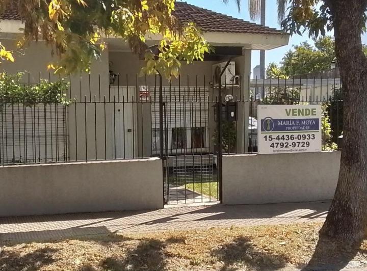 Casa · 163m² · 5 Ambientes · 2 Cocheras