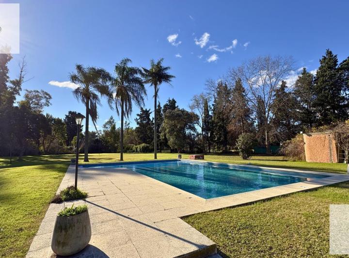 Casa · 170m² · 5 Ambientes · 2 Cocheras