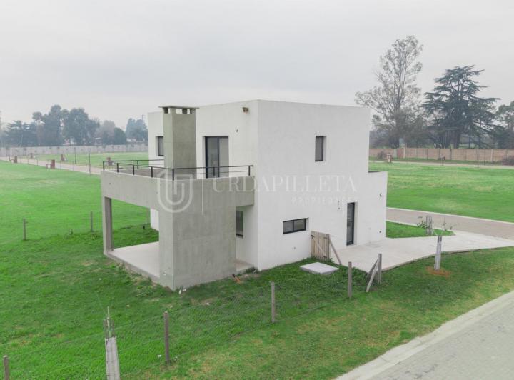 Casa · 190m² · 5 Ambientes · 1 Cochera
