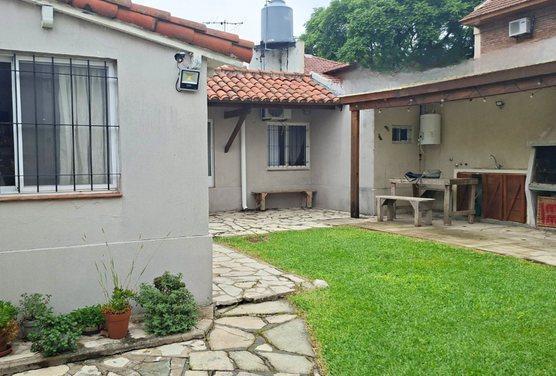 Casa · 165m² · 3 Ambientes · 1 Cochera
