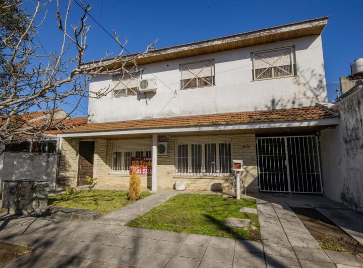 Casa · 100m² · 7 Ambientes