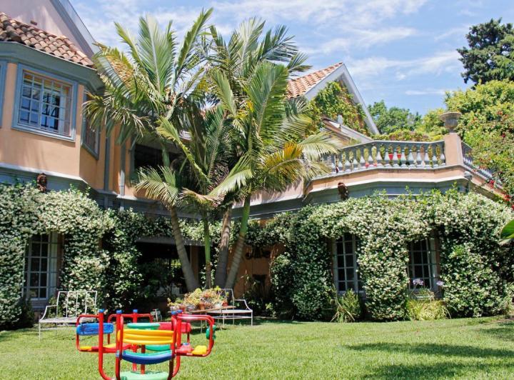 Casa · 700m² · 5 Ambientes · 2 Cocheras