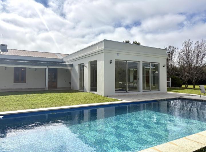 Casa · 420m² · 8 Ambientes