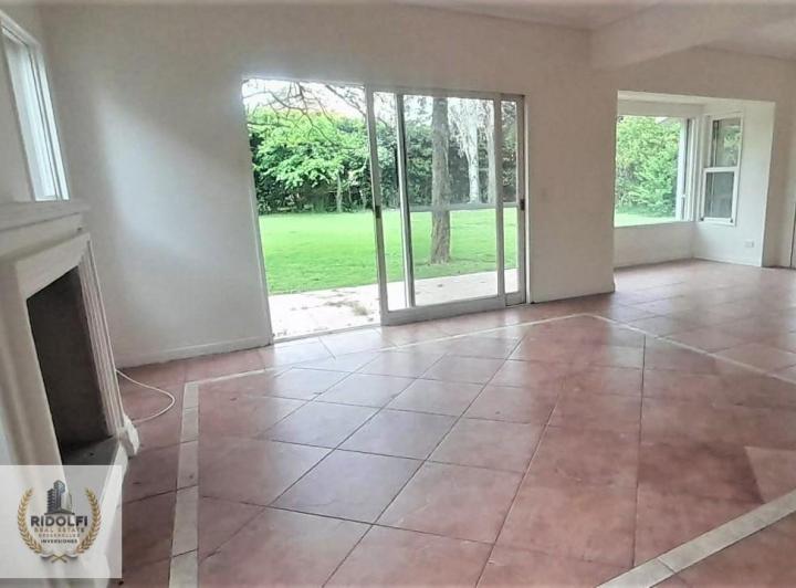 Casa · 202m² · 5 Ambientes · 3 Cocheras