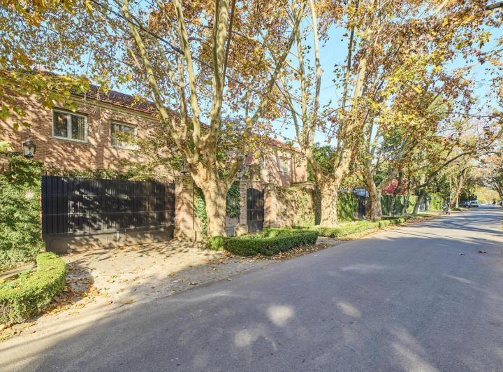 Casa · 750m² · 6 Ambientes