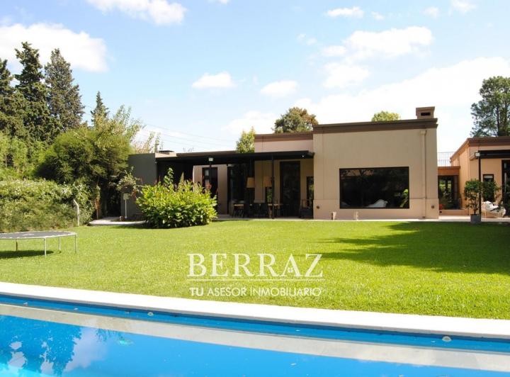 Casa · 486m² · 7 Ambientes · 2 Cocheras