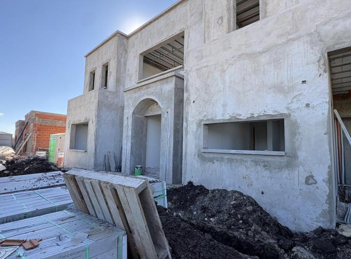 Casa · 249m² · 5 Ambientes · 1 Cochera