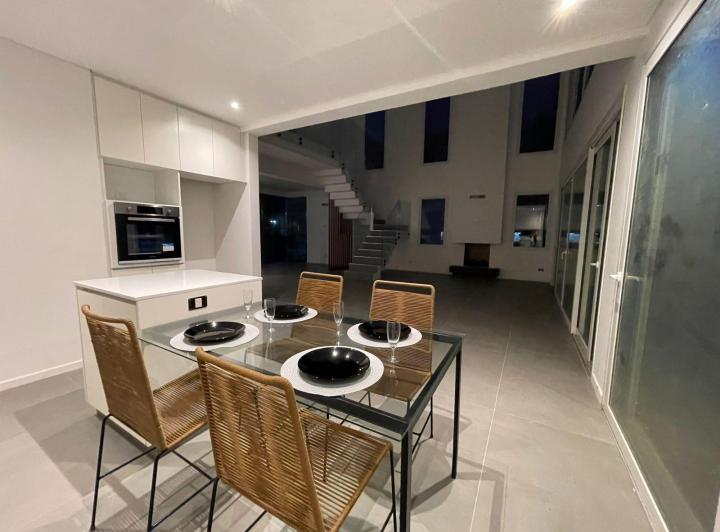 Casa · 251m² · 5 Ambientes · 1 Cochera