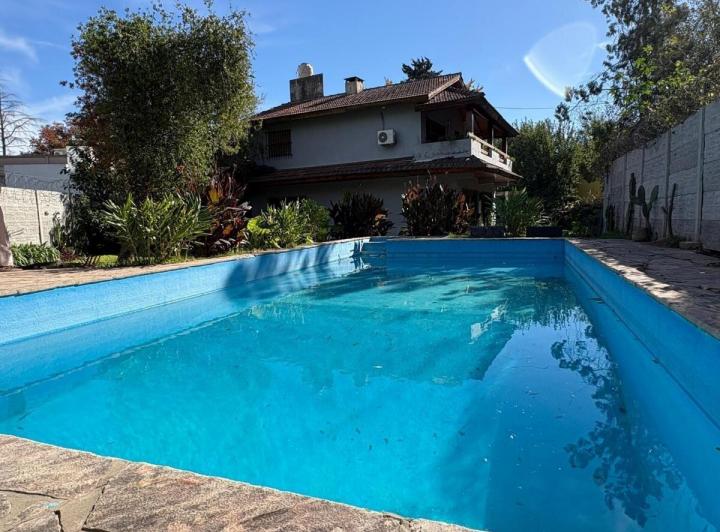 Casa · 148m² · 5 Ambientes · 1 Cochera