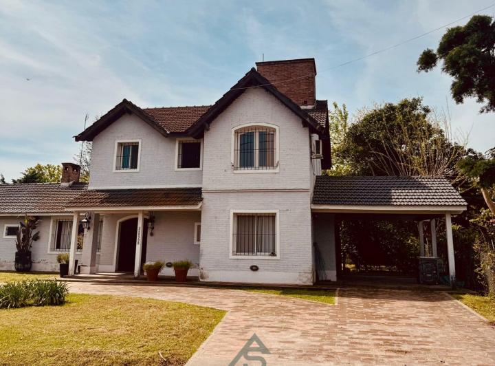 Casa · 350m² · 6 Ambientes