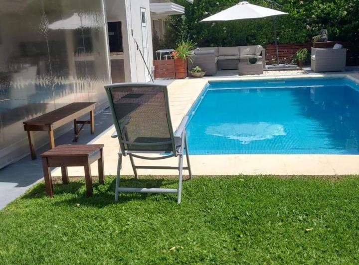 Casa · 350m² · 6 Ambientes · 6 Cocheras