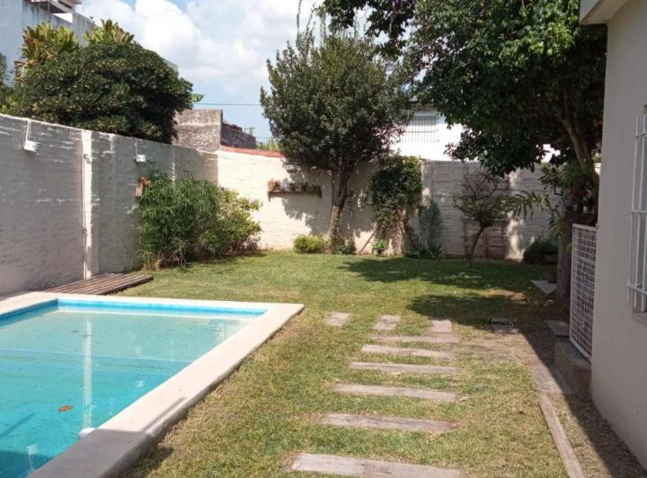 Casa · 134m² · 5 Ambientes · 1 Cochera