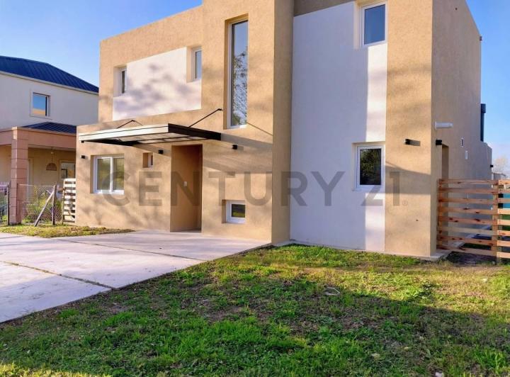 Casa · 146m² · 5 Ambientes · 3 Cocheras