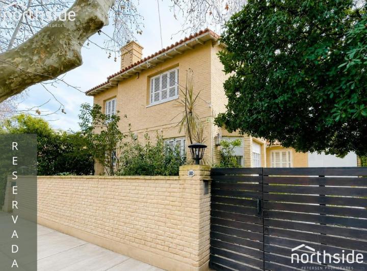 Casa · 282m² · 6 Ambientes · 1 Cochera