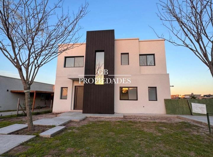 Casa · 170m² · 5 Ambientes · 3 Cocheras