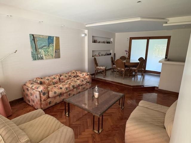 Casa · 315m² · 6 Ambientes · 2 Cocheras