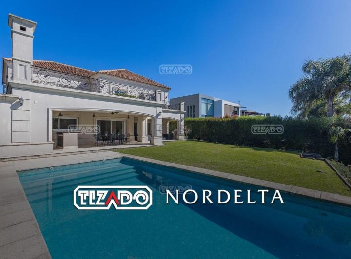 Casa · 398m² · 5 Ambientes · 4 Cocheras