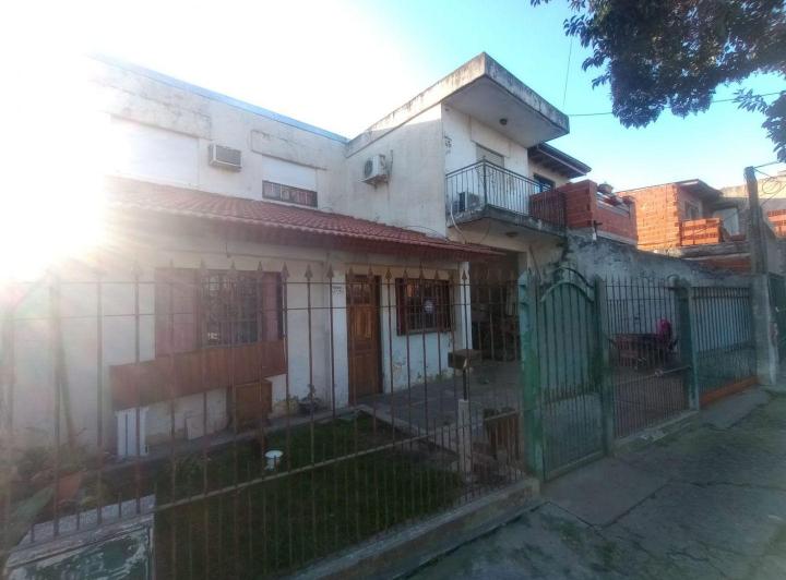 Casa · 200m² · 5 Ambientes · 1 Cochera