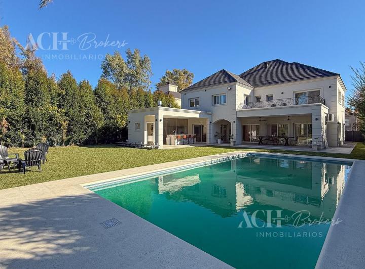 Casa · 462m² · 8 Ambientes