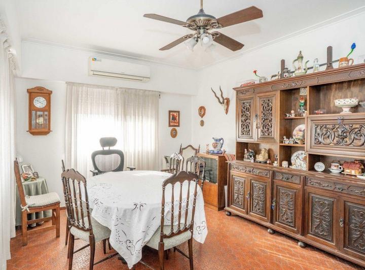 Casa · 180m² · 7 Ambientes · 1 Cochera