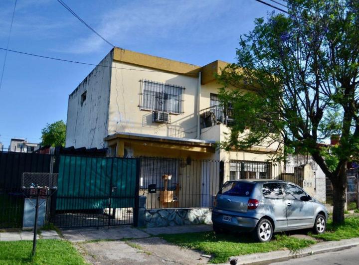 Casa · 185m² · 6 Ambientes · 1 Cochera