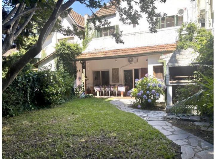 Casa · 256m² · 7 Ambientes · 1 Cochera