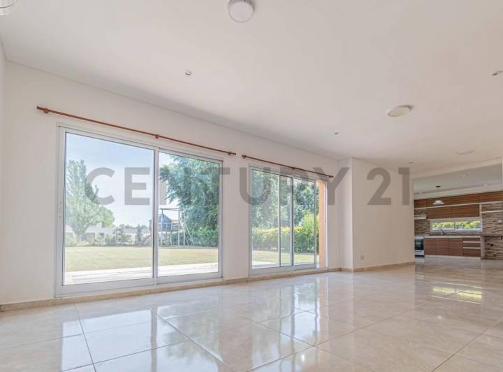 Casa · 166m² · 4 Ambientes · 4 Cocheras