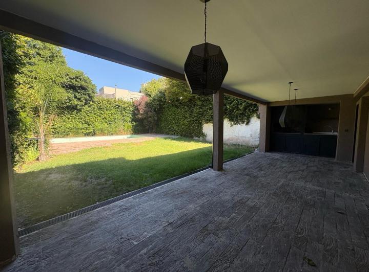 Casa · 173m² · 7 Ambientes · 1 Cochera