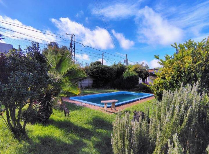 Casa · 222m² · 7 Ambientes · 2 Cocheras