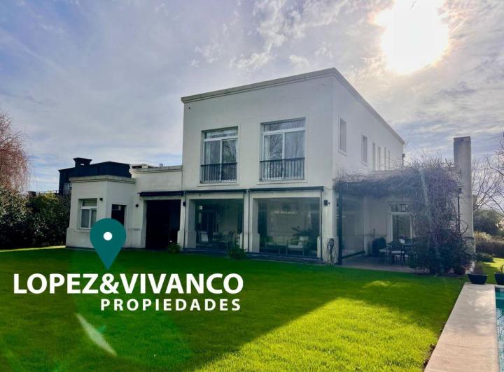 Casa · 217m² · 7 Ambientes