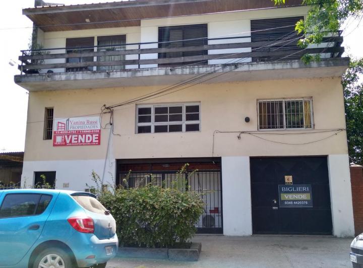 Casa · 350m² · 8 Ambientes · 2 Cocheras