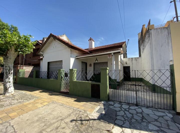 Casa · 130m² · 4 Ambientes · 2 Cocheras