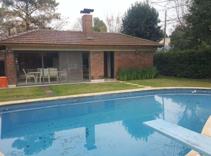Casa · 229m² · 5 Ambientes · 1 Cochera