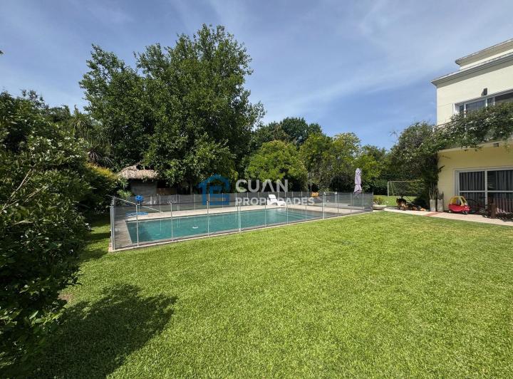 Casa · 312m² · 5 Ambientes · 3 Cocheras